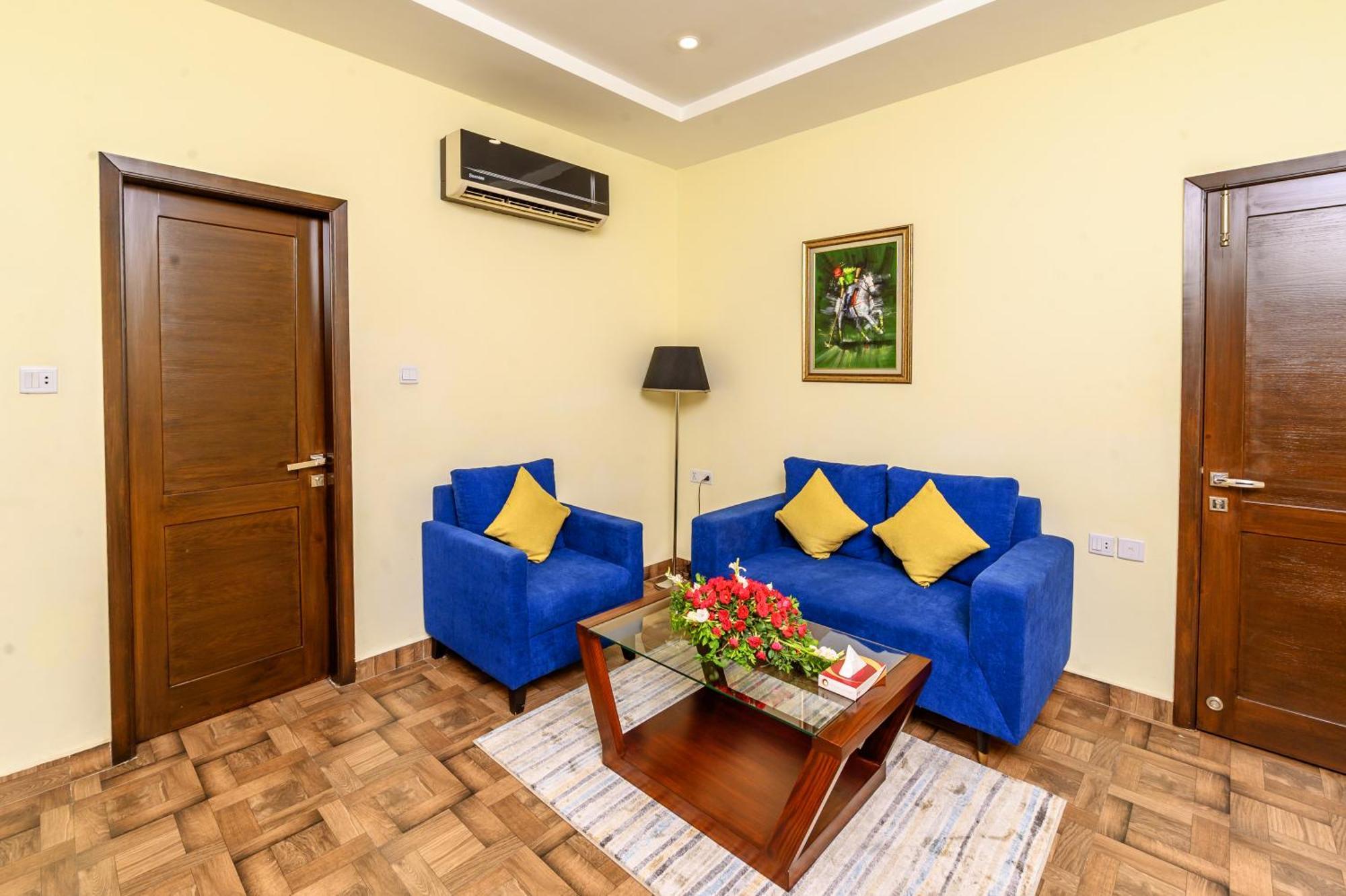 Hotel One Sahiwal Exterior photo